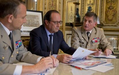 Hollande reforzar&aacute; el dispositivo militar en Irak.
