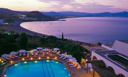 Lindos Blue, el séptimo del ranking, se encuentra en el centro de la cosmopolita isla griega de Rodas.