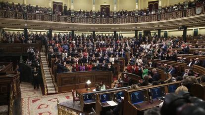 Aplausos en el Congreso de los Diputados a Pedro Sánchez durante la sesión de investidura.