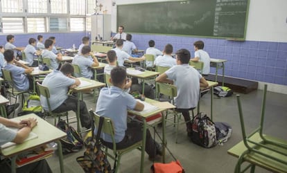 Alumnos durante una clase en un colegio concertado.