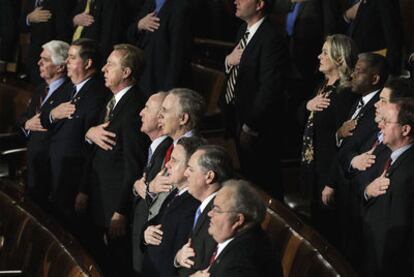 Los nuevos congresistas juran el cargo, ayer en Washington.