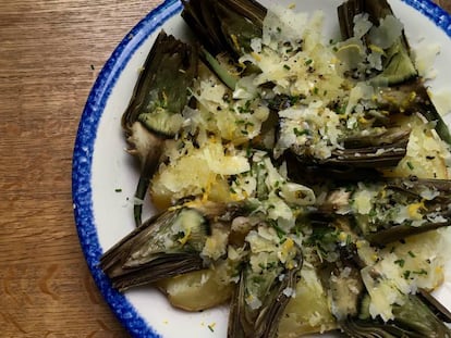 Patatas y alcachofas con limón y pecorino