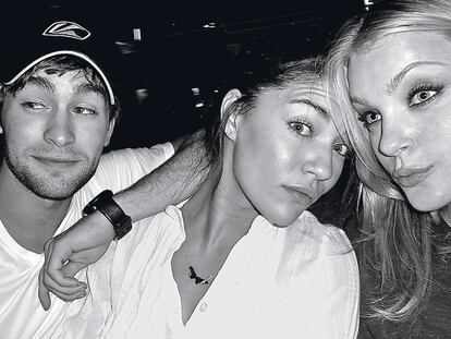 Chace Crawford, Jessica Szhor y Jessica Stam (2008).