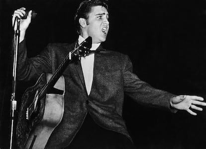 Elvis Presley, en un momento de su actuación en 1956.