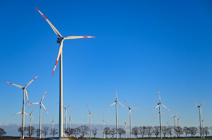 Turbinas eólicas en cerca de Brandenburgo (Alemania).