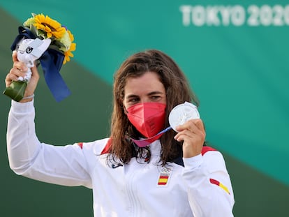 Maialen Chourraut, con la medalla de plata en la prueba de aguas bravas.