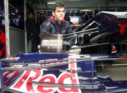 Jaime Alguersuari, en los talleres de Red Bull en Alemania.