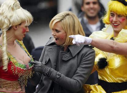 Charlize Theron en Harvard, donde ha acudido a recoger el premio Hasty Pudding.