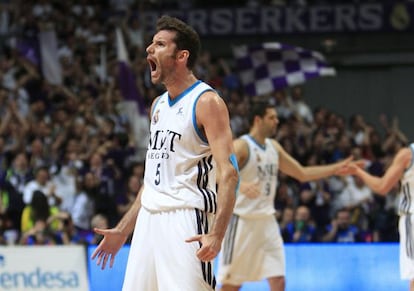 Rudy Fernández celebra una canasta del Madrid.