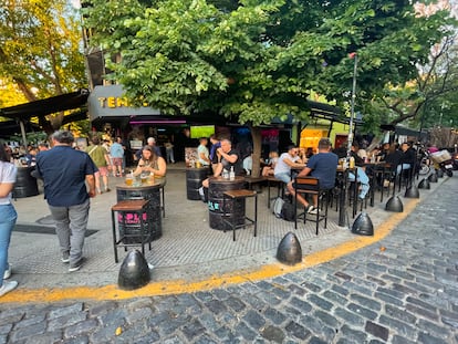Un bar en el barrio de Palermo en Buenos Aires, Argentina.