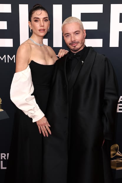 Valentina Ferrer y J Balvin tampoco se quisieron perder la 67º edición de los Grammy celebrados en el Crypto.com Arena de Los Ángeles.