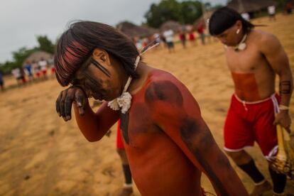 Muitos dos meninos saem chorando. De dor ou por decepcionar os pais.