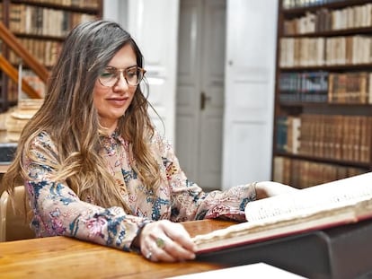 La historiadora Claudia Stella Geremia, en el Museo de Canarias, fotografiada el pasado mes de junio.