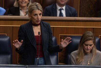 La vicepresidenta segunda y ministra de Trabajo, Yolanda Díaz, interviene este miércoles en el Congreso.