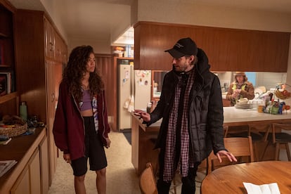 Zendaya y Sam Levinson, durante el rodaje de una de las escenas en la casa de Rue.