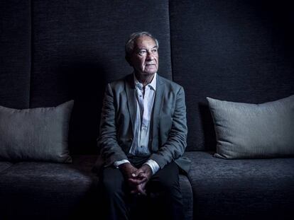 Simon Schama, en un hotel de Madrid antes de la entrevista, en septiembre