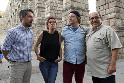 M&oacute;nica Garc&iacute;a Prieto, entre los finalistas del Premio Cirilo Rodr&iacute;guez, Carlos Franganillo (izquierda), Dogan Tili&ccedil; e Ilya U. Topper, en Segovia.