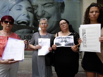 Un grupo de pacientes afectado por el caso iDental.