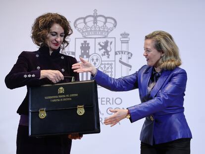 Traspaso de la vicepresidencia primera del Gobierno de Nadia Calviño a María Jesús Montero, el pasado 29 de diciembre.