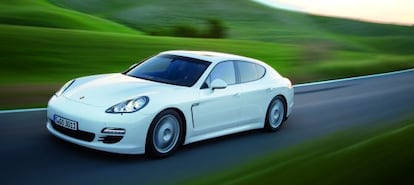 El Porsche Panamera ha sido elegido el coche de su categoría más popular del año.