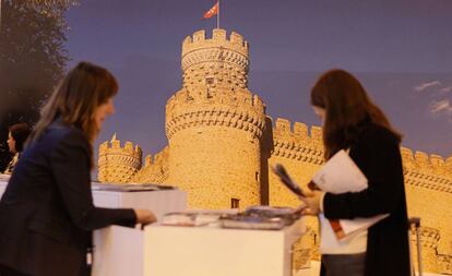 Imagen del Castillo de Manzanares El Real en el stand de la Comunidad de Madrid en Fitur.