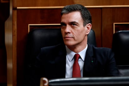 Pedro Sánchez, durante el pleno del Congreso para debatir la prórroga del estado de alarma, celebrado la tarde de este miércoles y la madrugada del jueves.