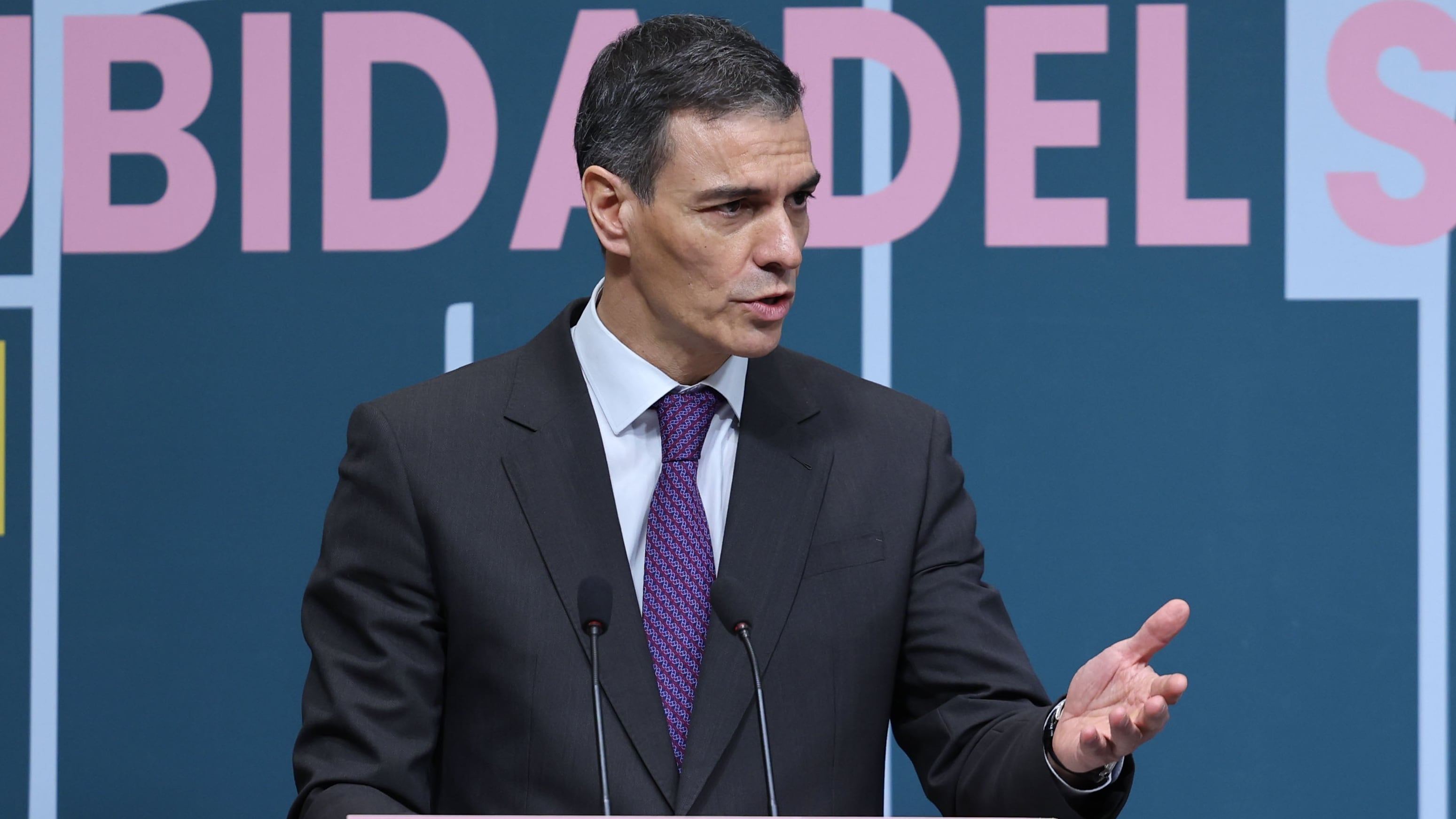 El Gobierno reclama a la Fiscalía que investigue a las redes sociales por difundir pornografía infantil con sus IA: “La impunidad de los gigantes debe acabar”