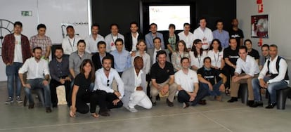 Integrantes del equipo Wayra y representantes de las 10 primeras &#039;startups&#039;  en la Academia Wayra en Madrid