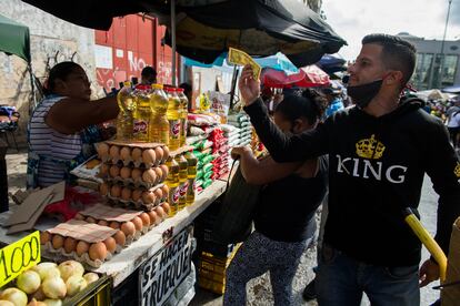Un mercado de Caracas, este sábado.