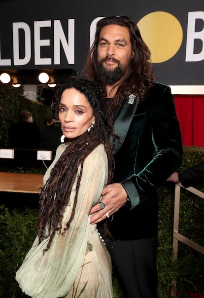 Jason Momoa y Lisa Bonet. Según Associated Press, el divorcio del actor de 'Aquaman' y la actriz de 'The Cosby Show' se concretó el martes 9 de julio de 2024, cuando entró en vigor la disolución del matrimonio por parte de un juez del condado de Los Ángeles. La pareja estuvo junta durante 12 años antes de casarse en 2017. Los documentos judiciales indican que su fecha de separación fue el 7 de octubre de 2020, aunque hicieron pública su separación en 2022.
