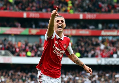 Xhaka celebra su gol ante el Tottenham en la última jornada de la Premier League.