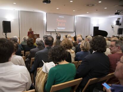 María Cifuentes, editora de Santos Juliá, durante su intervención en el homenaje celebrado ayer en Madrid. 