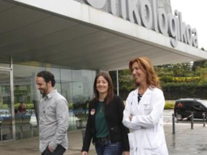 Los desarrolladores del proyecto junto al Instituto Onkologikoa.