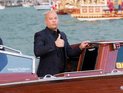 El actor Vin Diesel llega a un desfile de Dolce & Gabbana en Venecia, Italia, en agosto de 2021.