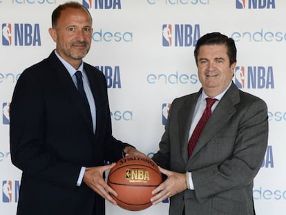 Borja Prado, Presidente de Endesa  y Jes&uacute;s Bueno, Vicepresidente de Desarrollo de Negocios de Baloncesto de la NBA para EMEA.