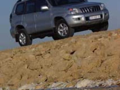 El Land Cruiser 4.0 V6 puede incluir la nueva suspensión electrónica TEMS.