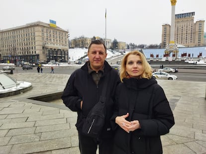 Olena Stadnik y Volodimir Zinchenko el 26 de enero en Kiev. Ambos participaron en las movilizaciones de 2013; él perdió un ojo en las protestas.