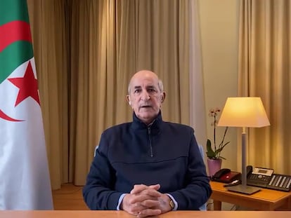 Fotograma del vídeo en el que Abdelmayid Tebún se ha dirigido a la nación tras dos meses hospitalizado.