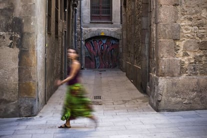 Entrada del callej&oacute;n del Pou de la Figuera, en el barrio de la Ribera, Barcelona. 