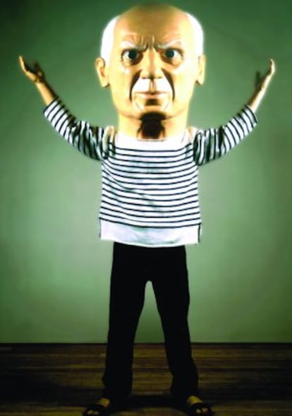 Un 'picasso' a tamaño extralargo, obra del artista Maurizio Cattelan (Sans titre, 1999).