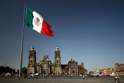 Los trenes turísticos están de moda en México. Al icónico Chepe, que opera la ruta Chihuahua-Pacífico y atraviesa las espectaculares Barrancas del Cobre, se unirá el Tren Maya, para comunicar los principales centros arqueológicos de esta cultura precolombina que se conservan en el sureste del país, entre otros, Tulum, Calakmul, Palenque, Uxmal o Chichén Itzá.  Objetivo, Acapulco. El estado de Guerrero, con pabellón propio, promociona sus tres destinos estrella: Taxco, Ixtapa y Acapulco, sede del Tianguis (feria) Turístico en abril.