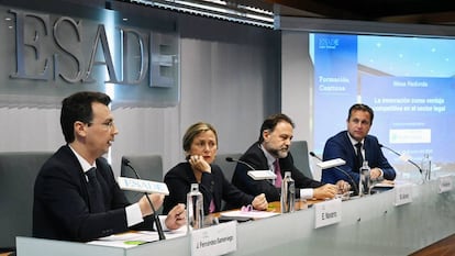 Desde la izquierda: Javier Fernández-Samaniego; Eugenia Navarro; Mario Alonso y Jordi Fernández.