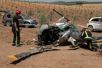 Helicóptero accidentado en el que viajaban dos miembros de la organización desarticulada por la Guardia Civil.