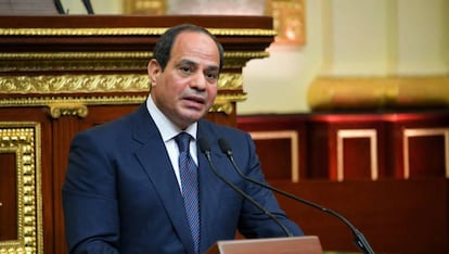 El presidente de Egipto, Abdelfatá al Sisi, dirigiéndose al Parlamento.