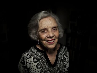 Elena Poniatowska, fotografiada tras la entrevista en su casa de M&eacute;xico DF. 