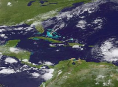 Imagen de satélite de la tormenta tropical Isaac.