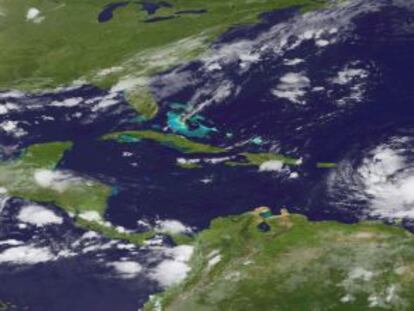 Imagen de satélite de la tormenta tropical Isaac.