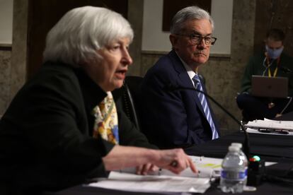 Janet Yellen y Jerome Powell, declarando ante el Senado en torno a la ley Cares (de ayudas por la pandemia), en noviembre de 2021.