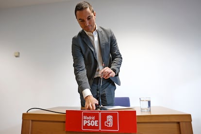 El secretario general de los socialistas madrileños, Juan Lobato, este martes durante su comparecencia en la Asamblea de Madrid.