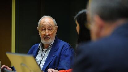 Alfredo Marco Tabar, durante su comparecencia en la ponencia de autogobierno.